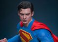 Đồ chơi nóng hiện diện bức tượng nhỏ siêu chi tiết Superman 