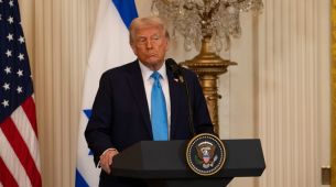 Trump cam kết hỗ trợ phòng thủ nhiều hơn cho Ukraine